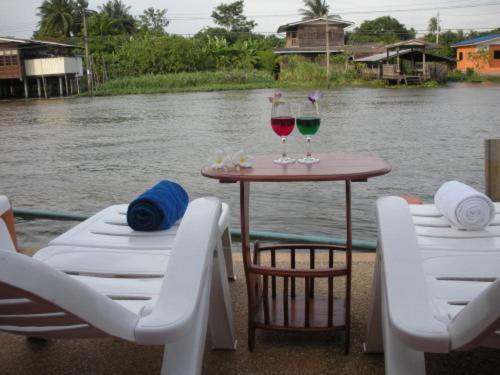 Reunrimnam Resort & Hotel Bang Kruai Exterior foto